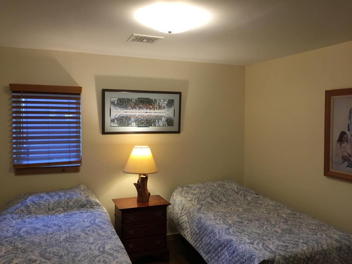 Creekside Downtown Vacation Suites, Only Adults 25 Or Older 水牛城 外观 照片