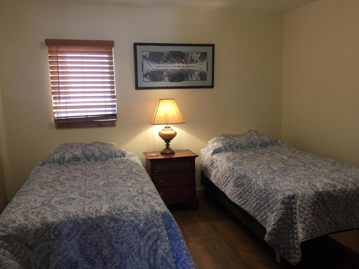 Creekside Downtown Vacation Suites, Only Adults 25 Or Older 水牛城 外观 照片