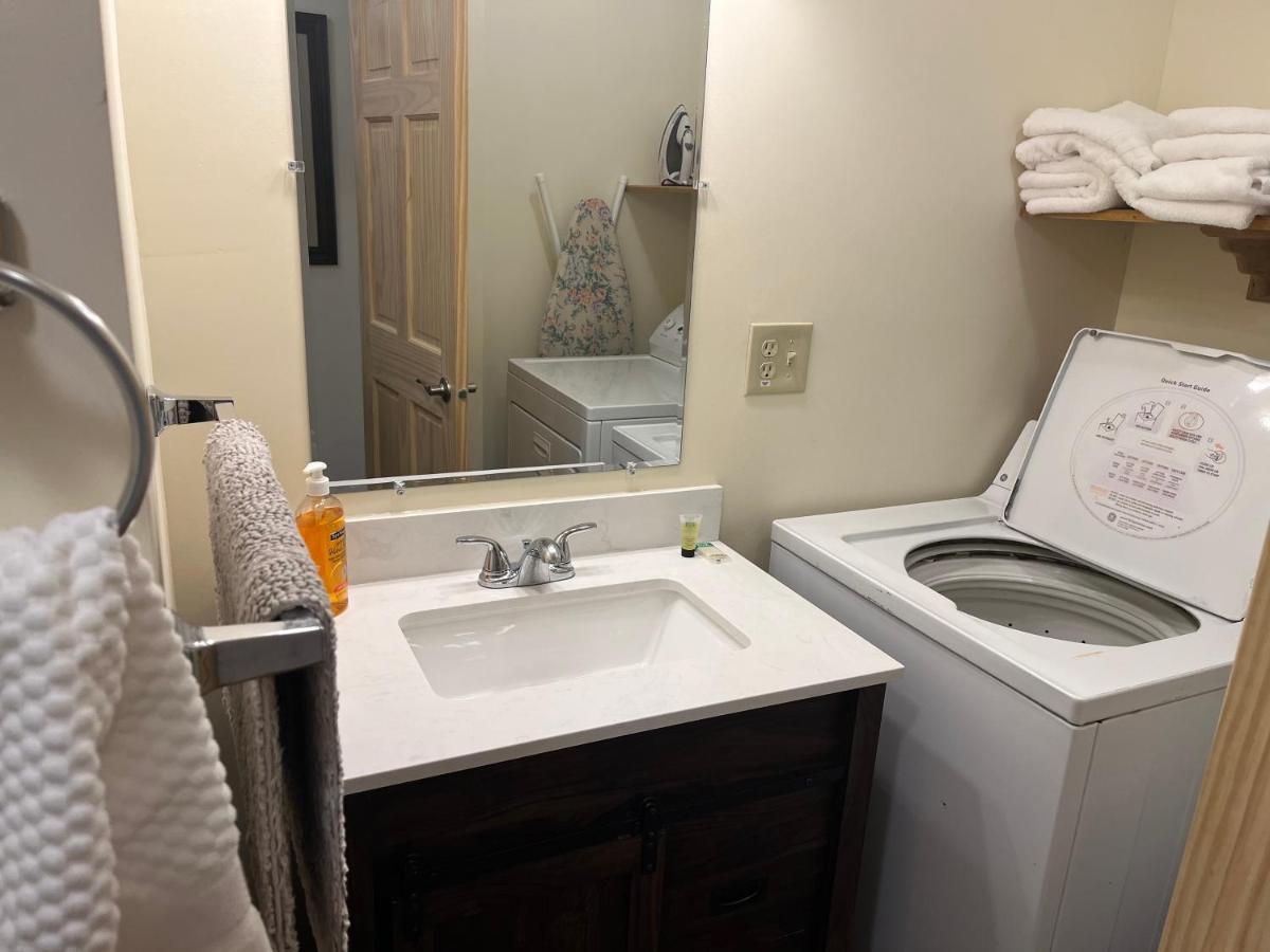 Creekside Downtown Vacation Suites, Only Adults 25 Or Older 水牛城 外观 照片