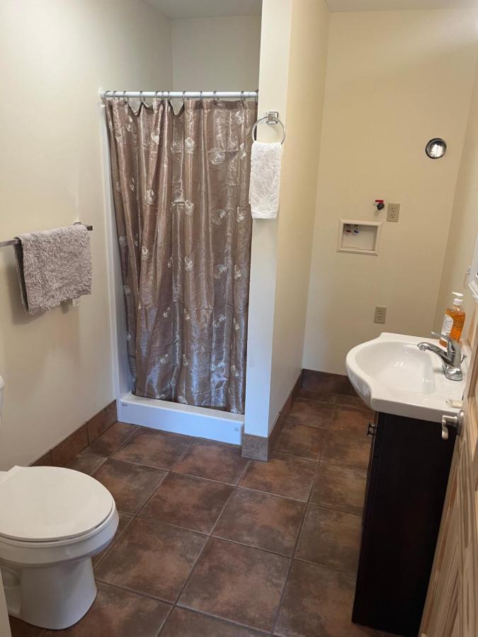 Creekside Downtown Vacation Suites, Only Adults 25 Or Older 水牛城 外观 照片
