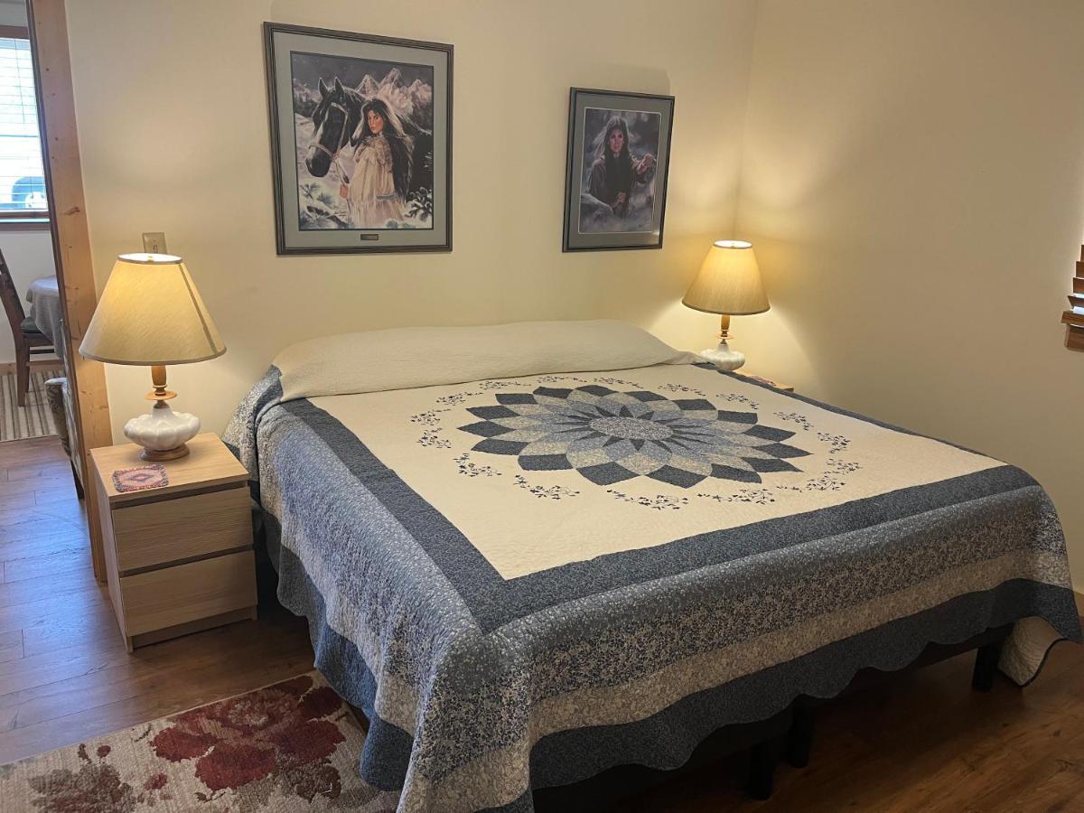Creekside Downtown Vacation Suites, Only Adults 25 Or Older 水牛城 外观 照片