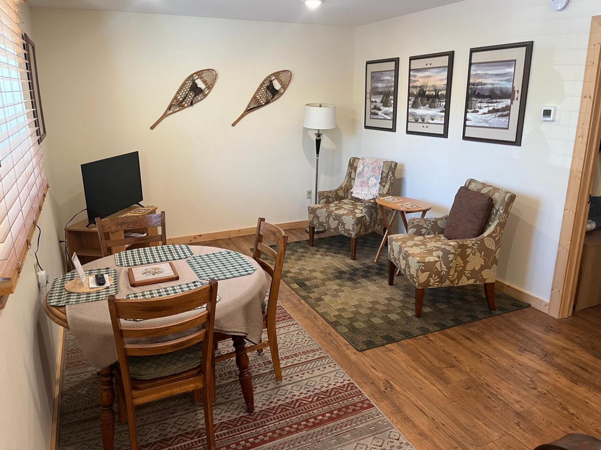 Creekside Downtown Vacation Suites, Only Adults 25 Or Older 水牛城 外观 照片